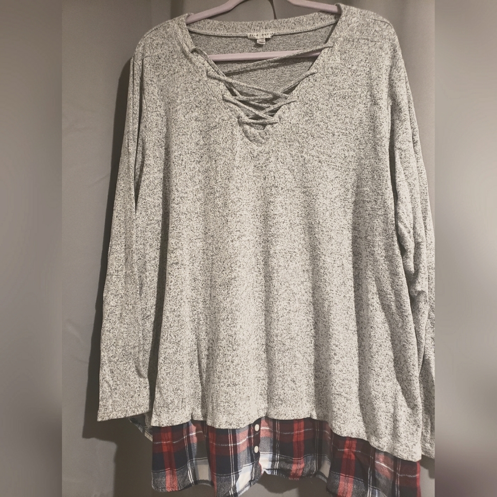 Stretchy Woman's 26/28 Sweater